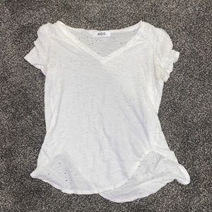 Basic tee. Great to pair with anything.